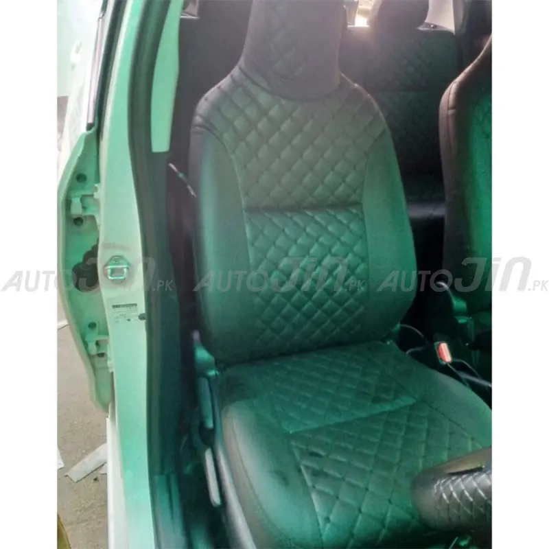 Black Seat Covers For 2019–2024 Suzuki Alto 1