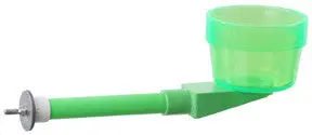 Low-Mess Feeding Cup With Integrated Perch 1