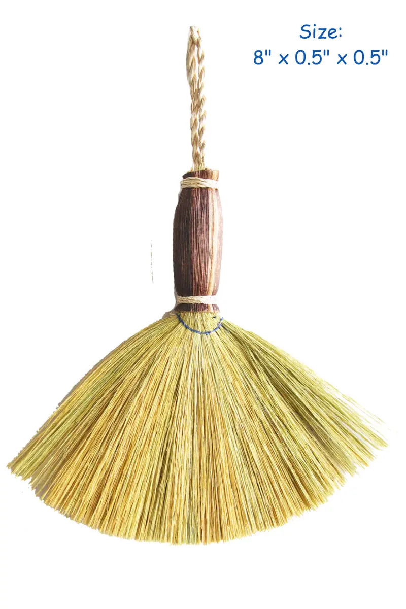 Natural Preening Fan For Avian Stimulation 1