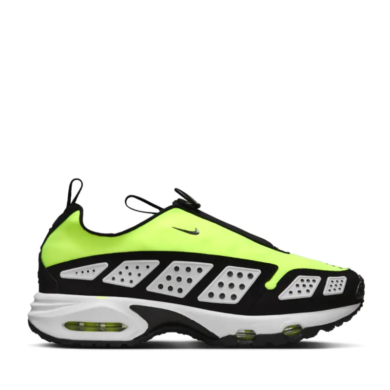 Nike Women’S Air Max Sndr Lifestyle Sneakers 1