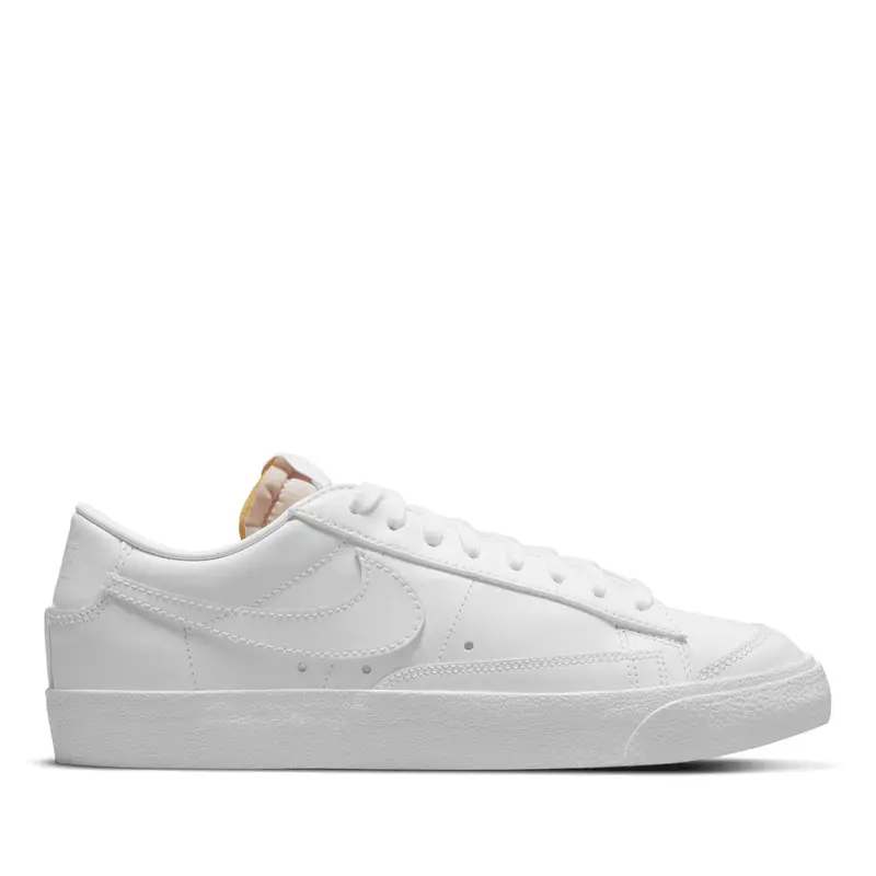 Nike Women'S Blazer Low '77 Vintage-Inspired Casual Shoes 1