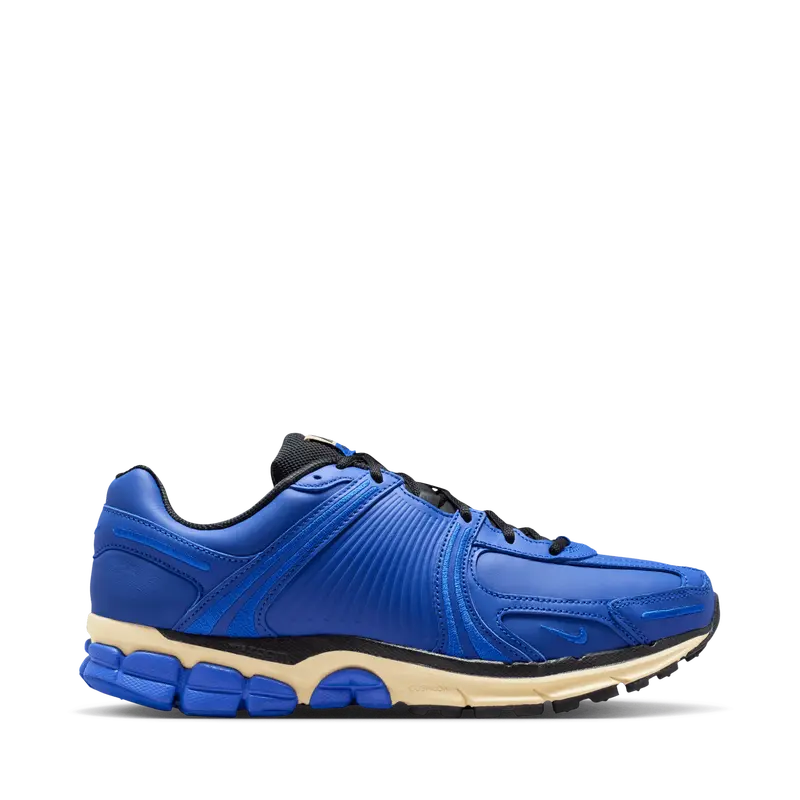 Nike Zoom Vomero 5 Qs – Premium Running Shoes With Plush Cushioning 1