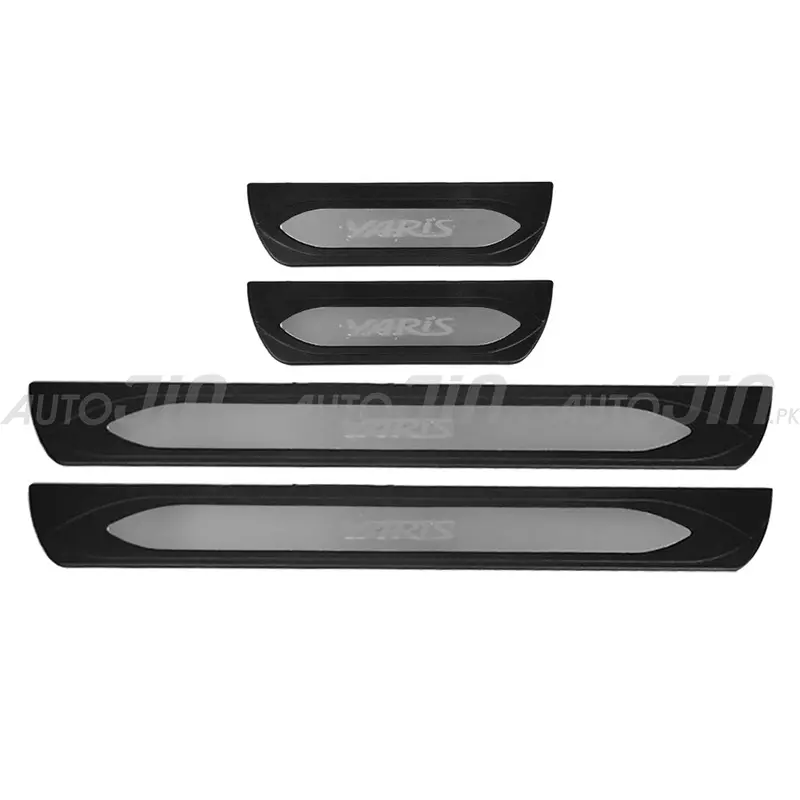 Toyota Yaris Illuminated Led Sill Plates (2020) 1